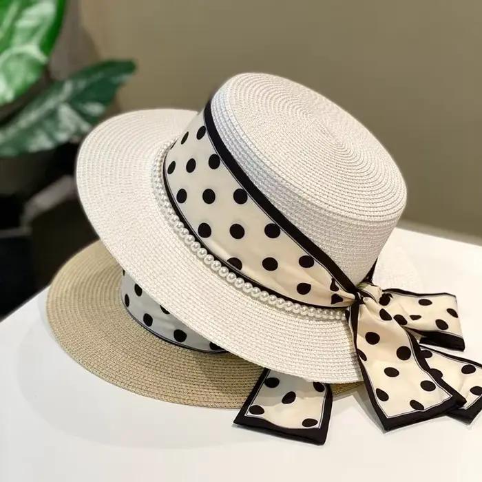 Chapeau de paille tendance pour femme avec ruban à pois et perles