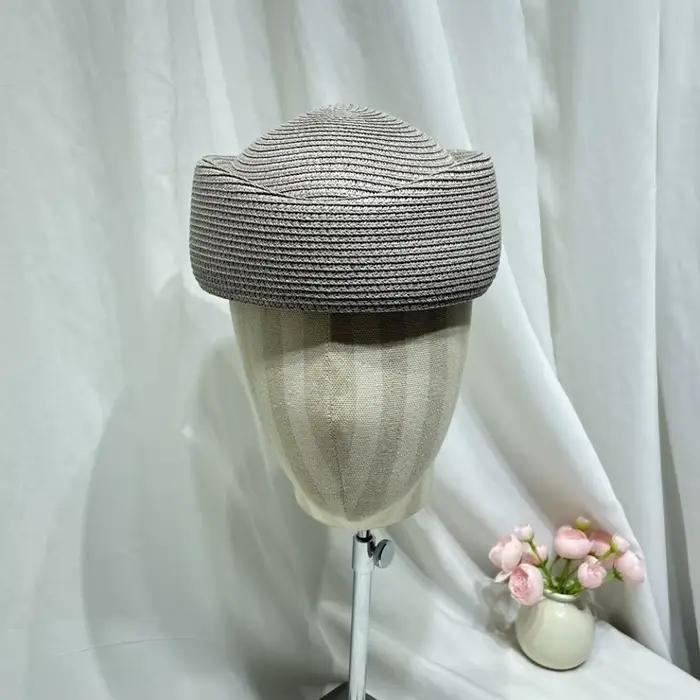 Nouveau chapeau élégant en paille