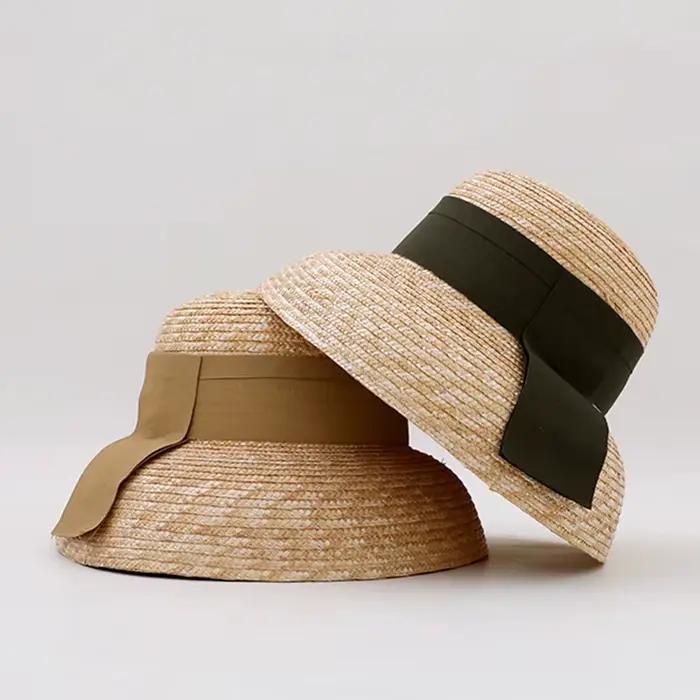 Chapeau de paille naturel à bord incurvé français