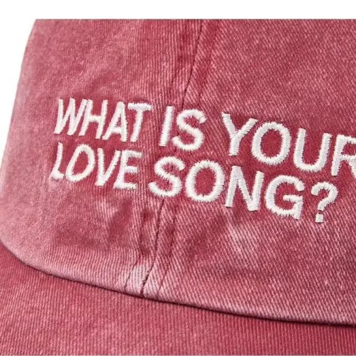 1 casquette Kpop brodée tricotée « What Is Your Love Song » pour femme