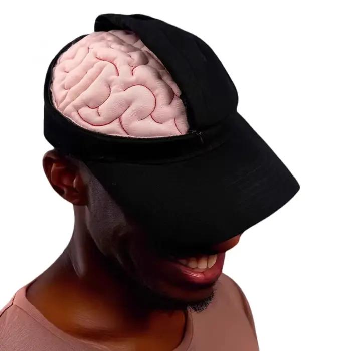 Le "bouchon cérébral" peut être ouvert et fermé. La casquette de baseball est mignonne et amusante. Il