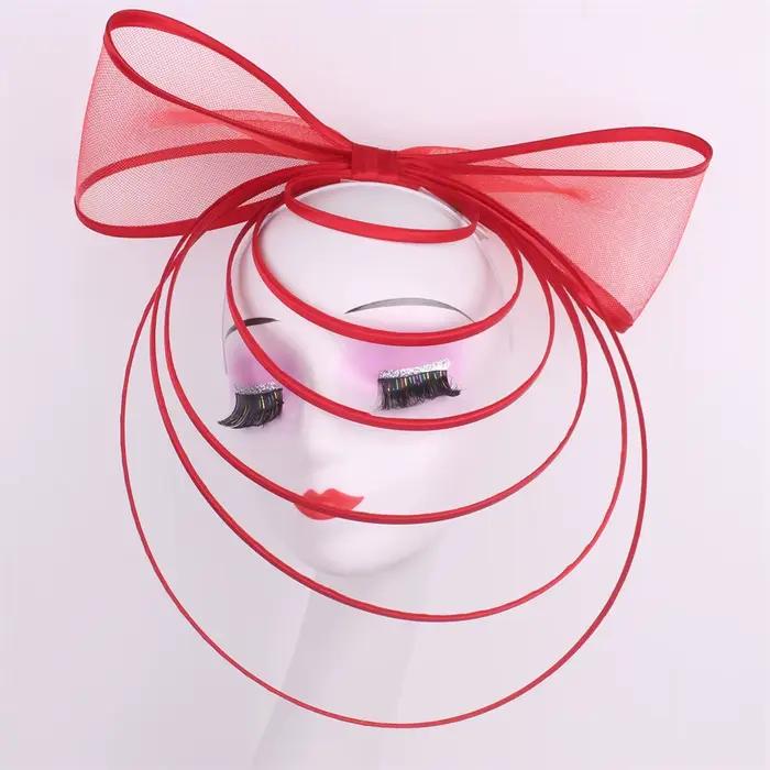 Fascinateur de chapeau d'église de mariage
