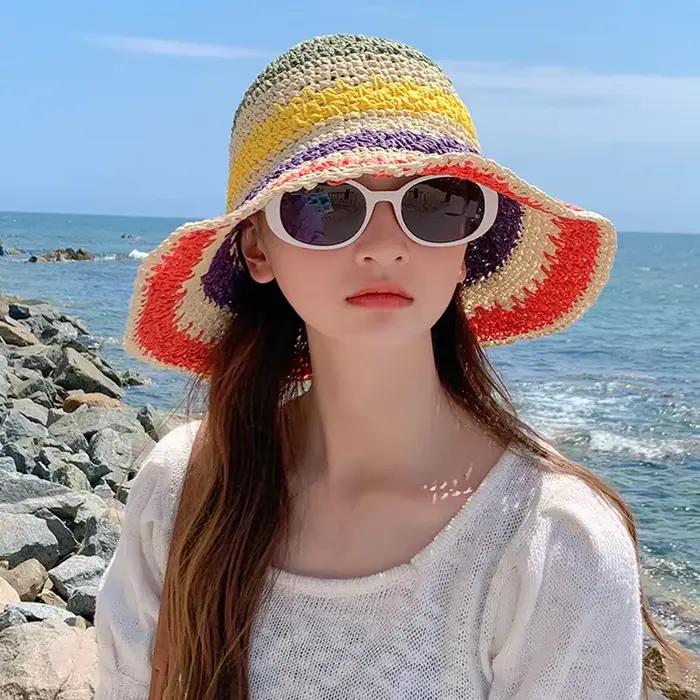 Chapeau de paille arc-en-ciel femme été pare-soleil à la main au Crochet grand bord seau