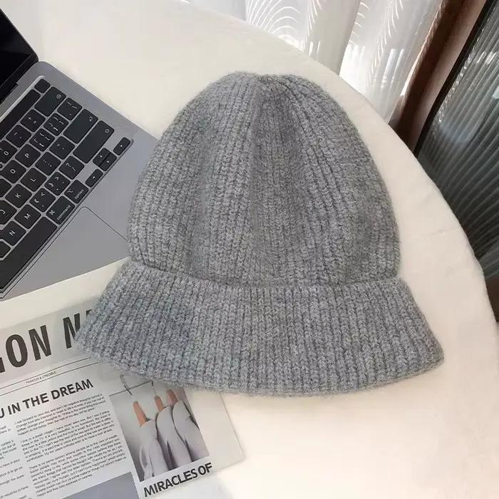 Chapeau empilable tricoté à la mode