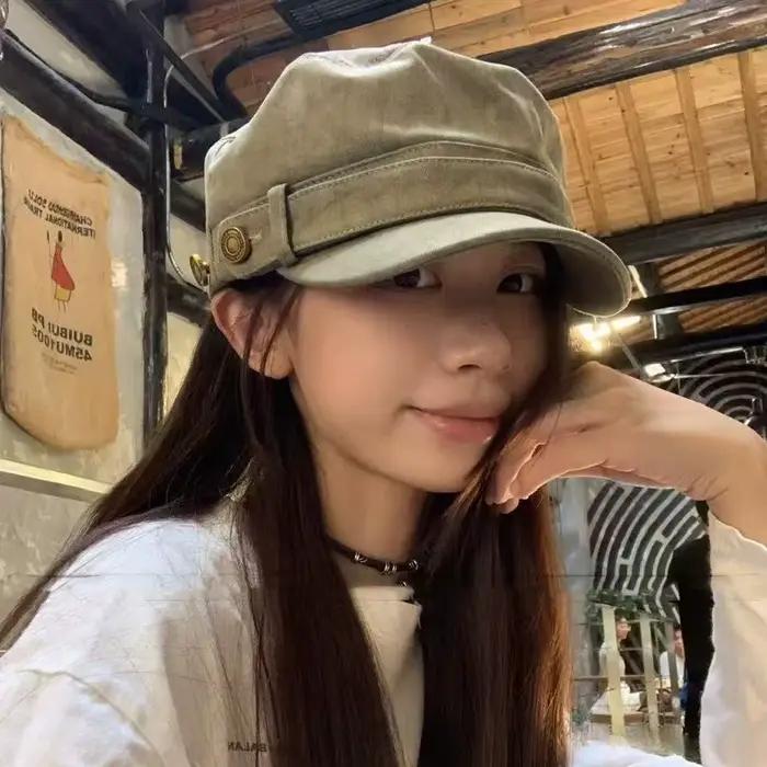 Casquette de journal à dessus plat en détresse pour femmes