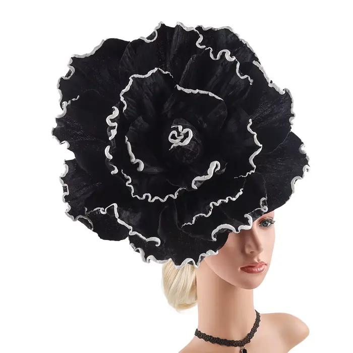 Chapeau fascinateur à fleurs de roses exagérées pour femmes