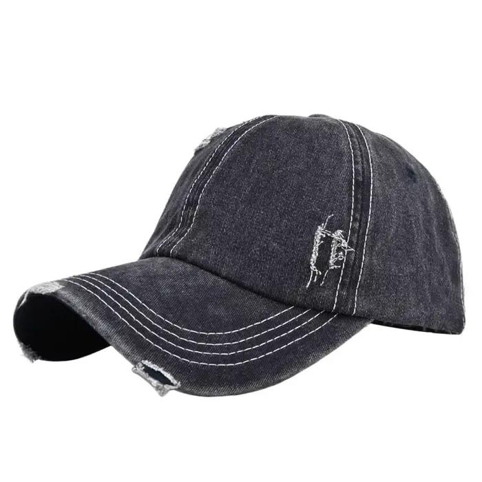 Casquette de baseball déchirée en denim vintage protection solaire style sport streetwear pour hommes et femmes occasions spéciales années 90 urbaine minimaliste eco-friendly