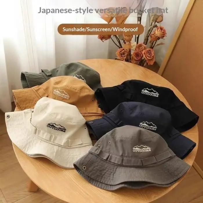Chapeau de camping en plein air