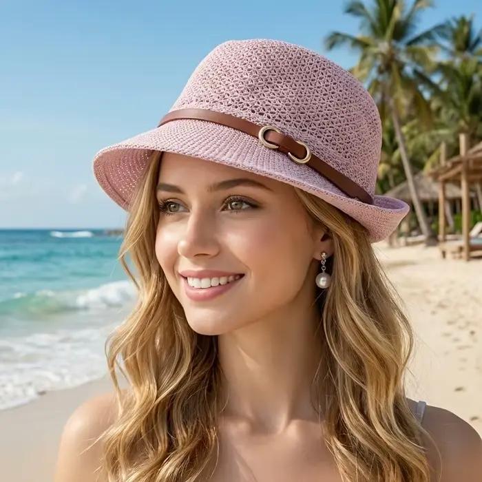 Chapeau de paille élégant pour femme avec ceinture décorative
