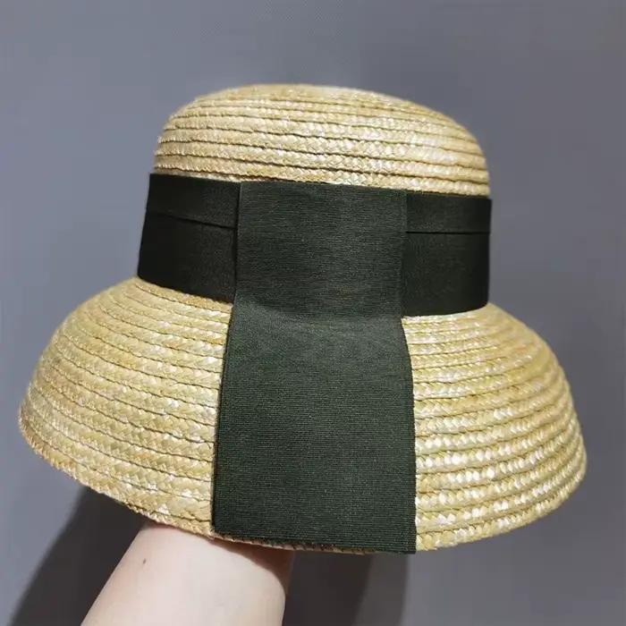Chapeau de paille naturel à bord incurvé français