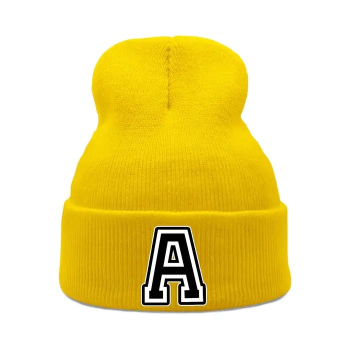 Chapeau tricoté de couleur unie avec lettres imprimées A-Z