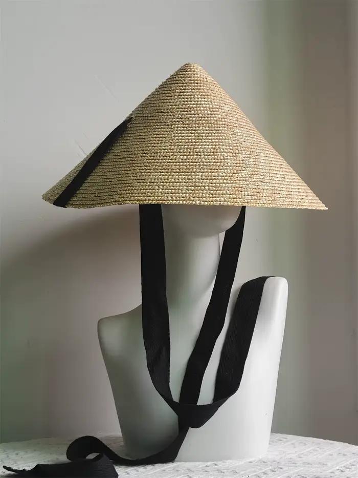 Chapeau conique asiatique à large bord