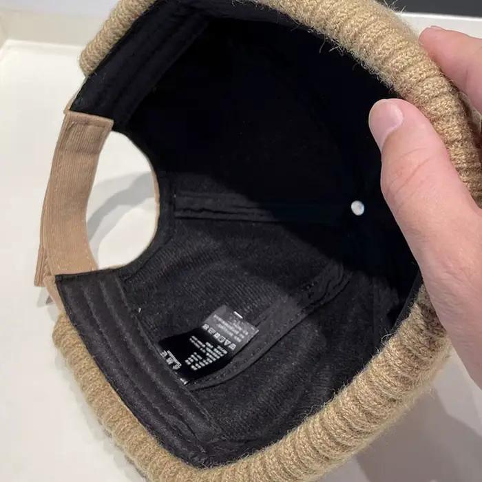 Chapeaux de propriétaire tricotés en laine