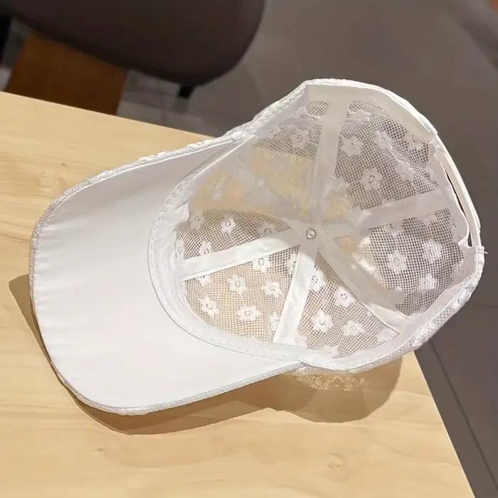 Casquette de baseball en dentelle de viscose à motif floral ajouré