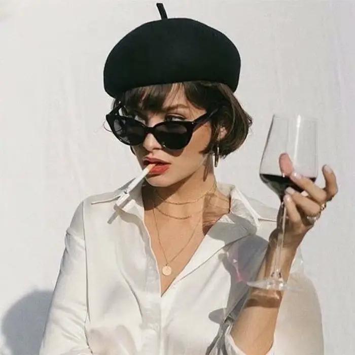 Chapeau de soleil élégant en maille à pois avec large bord pour femme