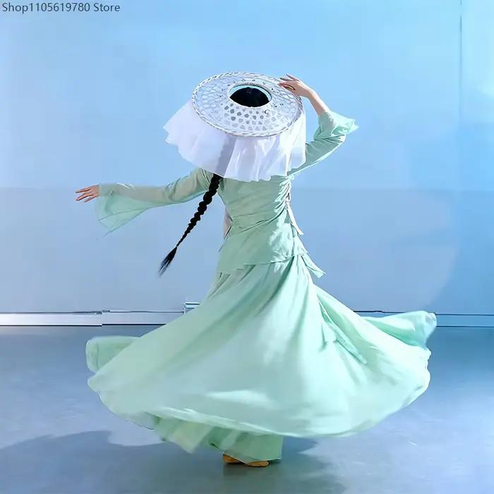 Chapeau de danse de style ancien