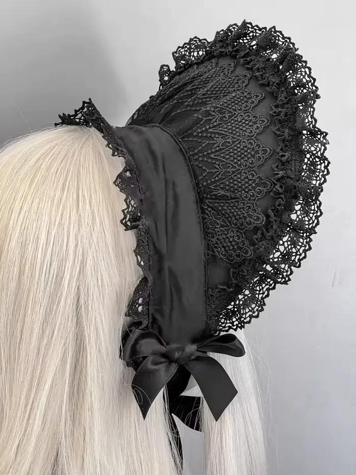Bonnet en dentelle noire Lolita fait à la main
