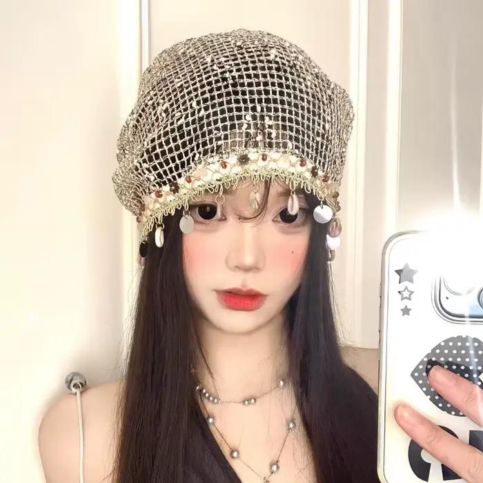 Bonnets pour femmes style bohème avec design coquillage et pompon