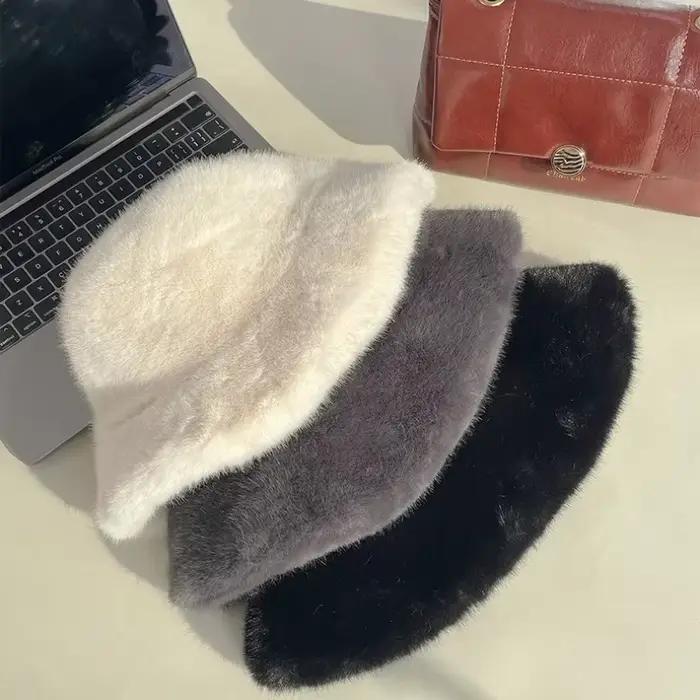 Chapeau de pêcheur en plume de vison pour femme élégant accessoire mode hiver faire du shopping tricoté unique subtilité sophistication douceur