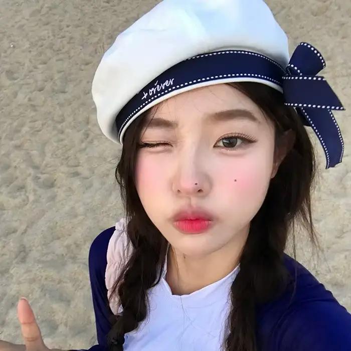 Chapeau de marin bleu marine mignon