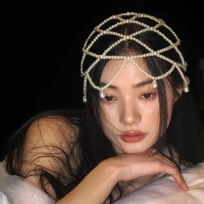 Chapeau tricoté en maille de perles blanches faites à la main pour femmes