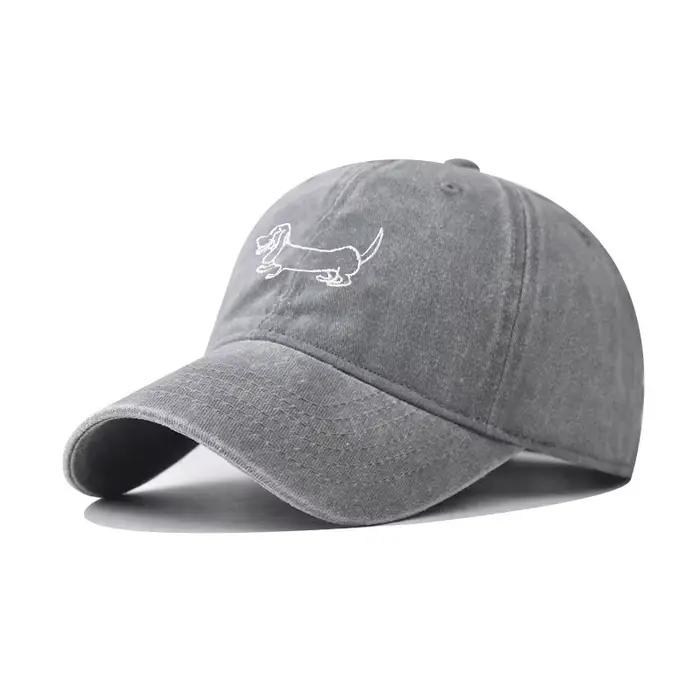 Casquette de baseball brodée avec un chiot mignon de dessin animé