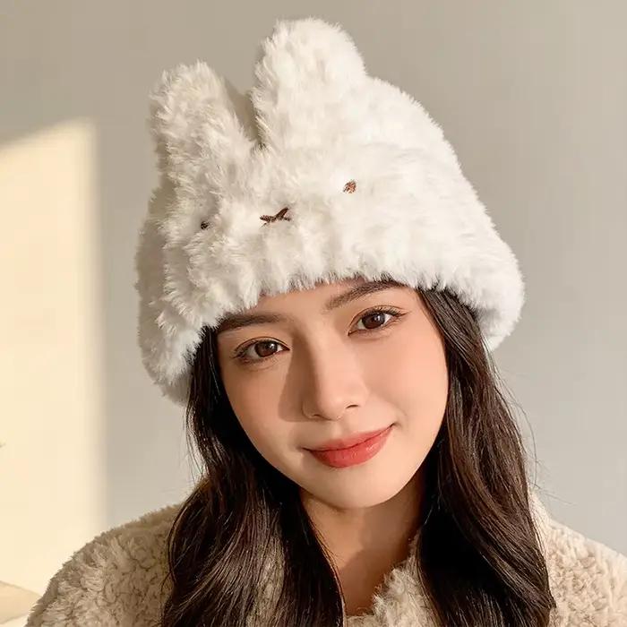 Chapeau tricoté blanc série Miffy