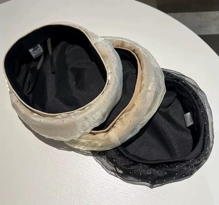 Béret en velours noir pour femme