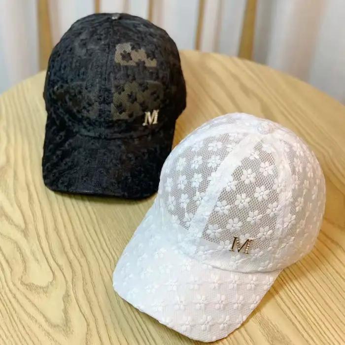Casquette de baseball en dentelle de viscose à motif floral ajouré