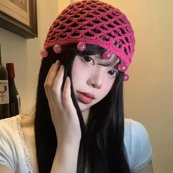 Chapeau tricoté à la main avec perles creuses pour femme, polyester, design bohème, respirant et portable, idéal pour vacances et sorties décontractées