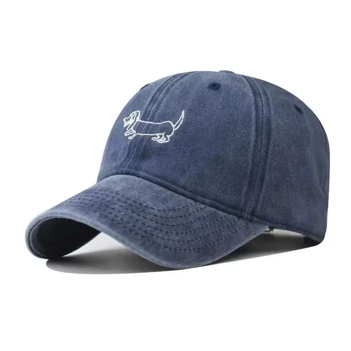 Casquette de baseball brodée avec un chiot mignon de dessin animé