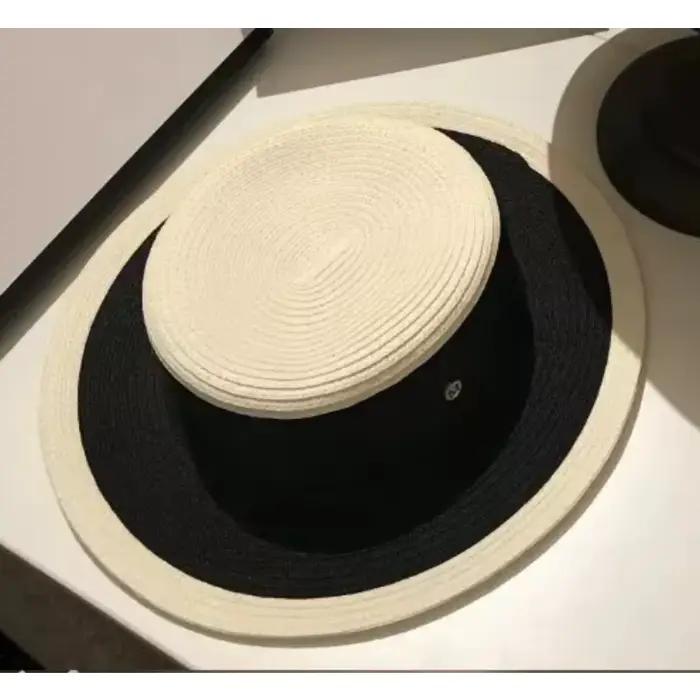 Chapeau de paille élégant avec nœud décoratif