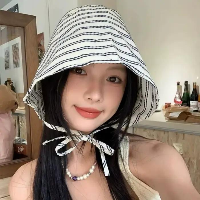 Nouveau Chapeau Bob Rayé à Large Bord Style Français Polyester Protection Solaire Occasions Estivales Mode Femmes