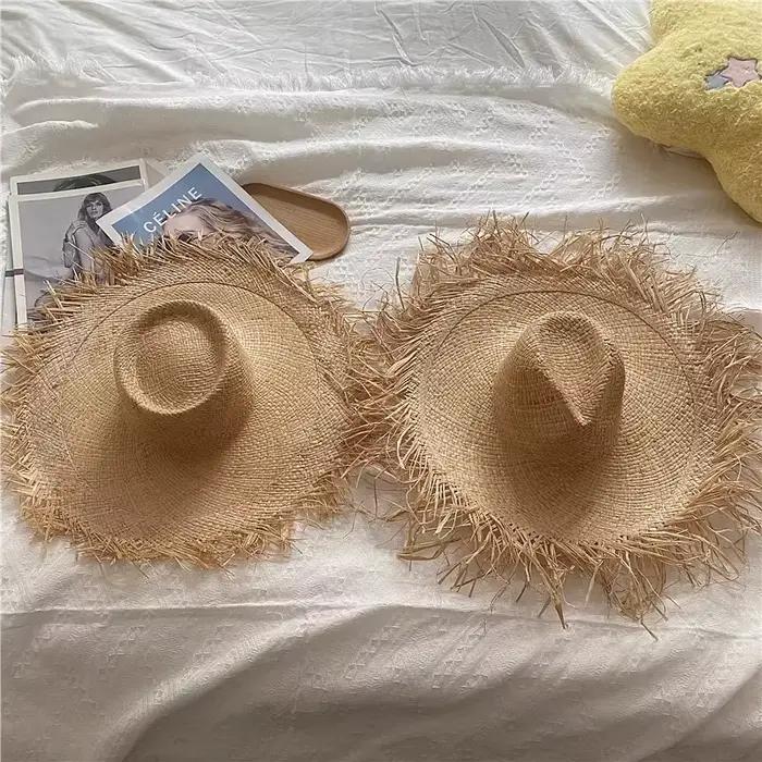 Chapeau de paille en raphia