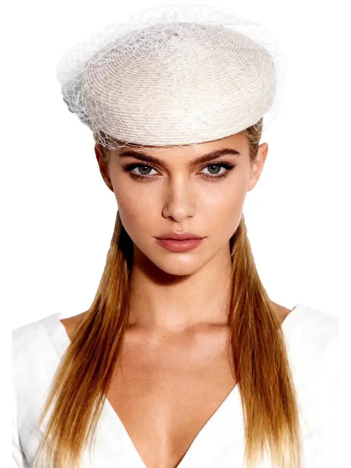 Chapeau fascinateur élégant en paille de champagne avec voile pour femme – Accessoire parfait pour mariage