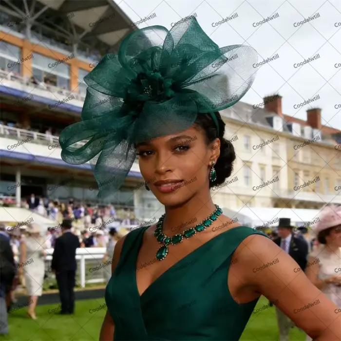 Chapeau de mariage fascinateur à fleurs vert foncé pour dîners de fête couvre-chef d'église pour dames casquette de chapellerie Royal Ascot occassions spéciales