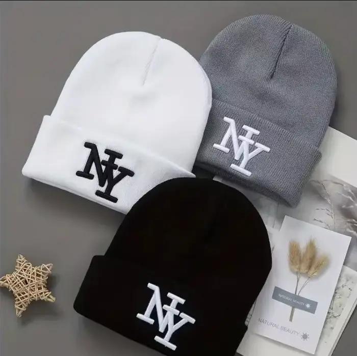 Chapeau tricoté d'hiver 3 pièces avec lettres brodées chapeau en acrylique pour la chaleur d'automne adapté aux hommes et aux femmes pour le cyclisme et l'alpinisme