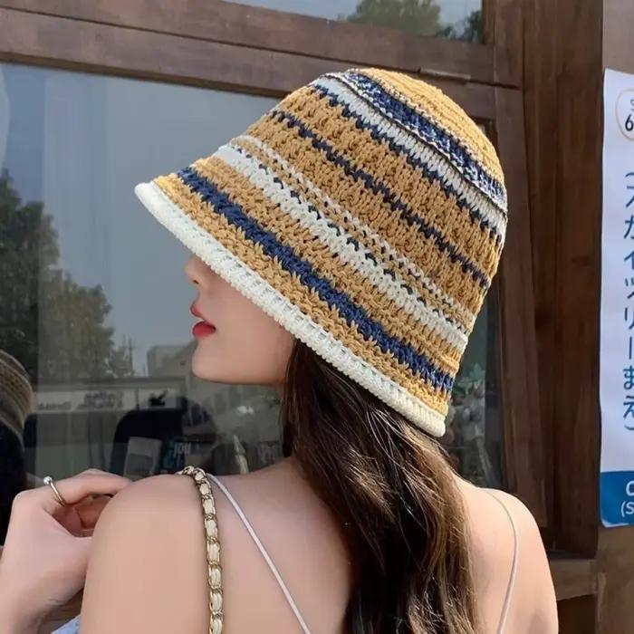 Chapeau Bob Tricoté Coloré à Rayures