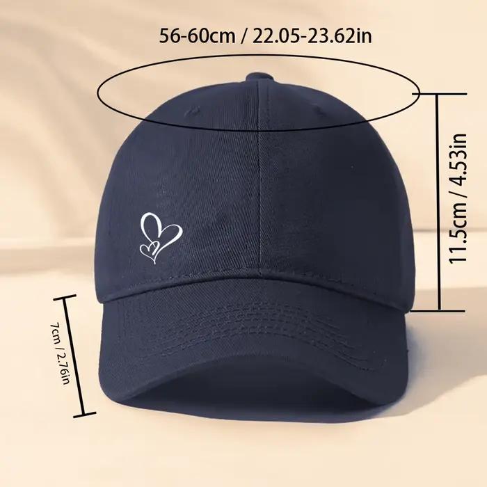 Casquette de baseball mignonne motif cœurs beige unisexe ajustable protection solaire toutes saisons voyage style urbain浪漫与实用并存的棒球帽：白色心形图案，米色背景，男女通用，易于调节，四季皆宜，防晒出行必备时尚单品