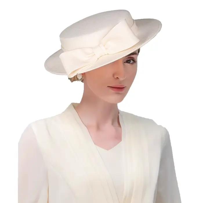 Chapeau fascinateur ivoire à large bord élégant pour femmes