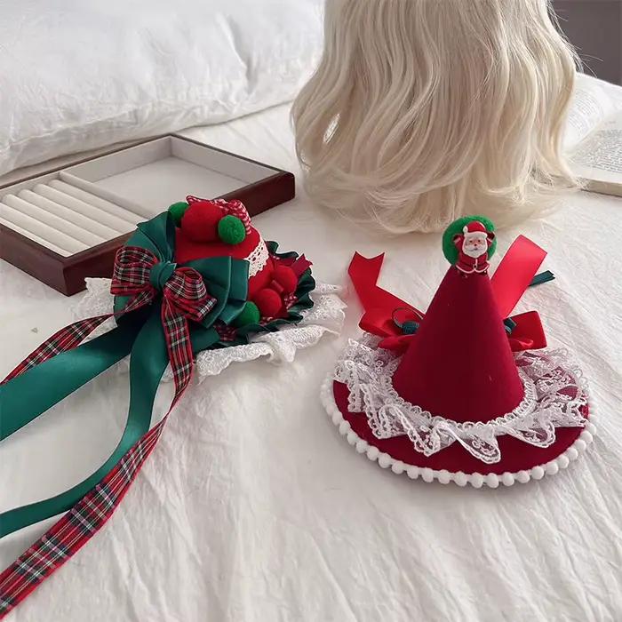 Chapeaux de noël rouges et verts