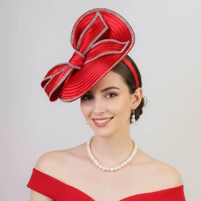Chapeau fascinateur vintage exquis et élégant