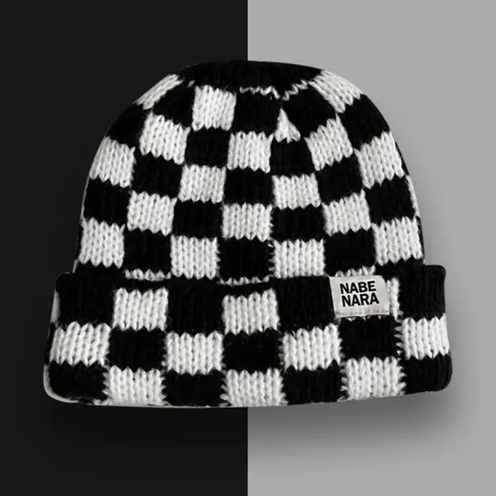 Chapeau tricoté à carreaux en damier pour femmes