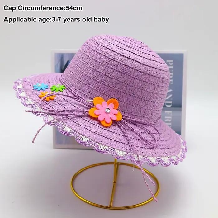 Chapeau de paille artisanal avec décoration florale