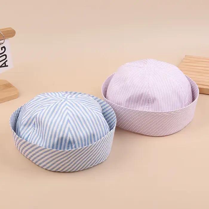 Chapeau de marin rayé coréen