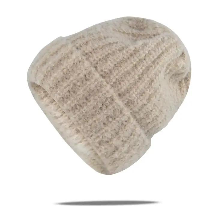 Bonnet côtelé tricoté doux et épais