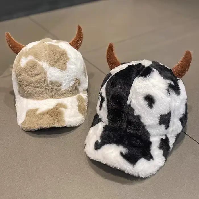 Chapeau en peluche avec cornes de bœuf amusantes