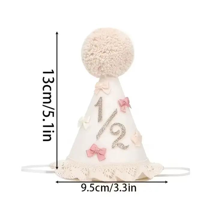 Chapeau d'anniversaire rose en dentelle avec nœud