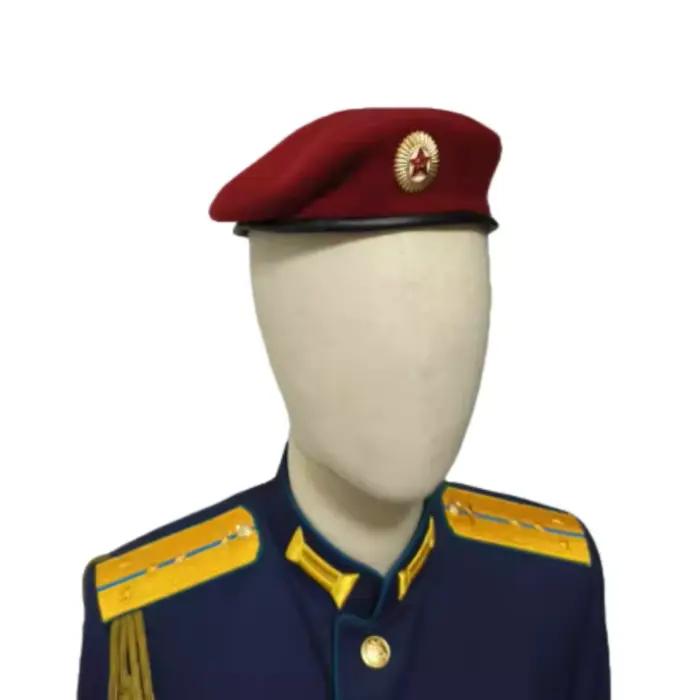 Béret rouge foncé du Ministère de l'Intérieur russe (MVD)