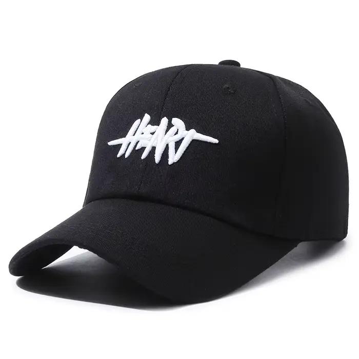 Casquette de baseball avec texte "cœur" brodé en 3D